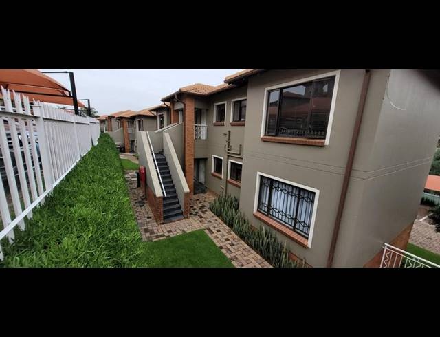 2 BEDROOM APARTMENT FOR SALE IN GLENVISTA